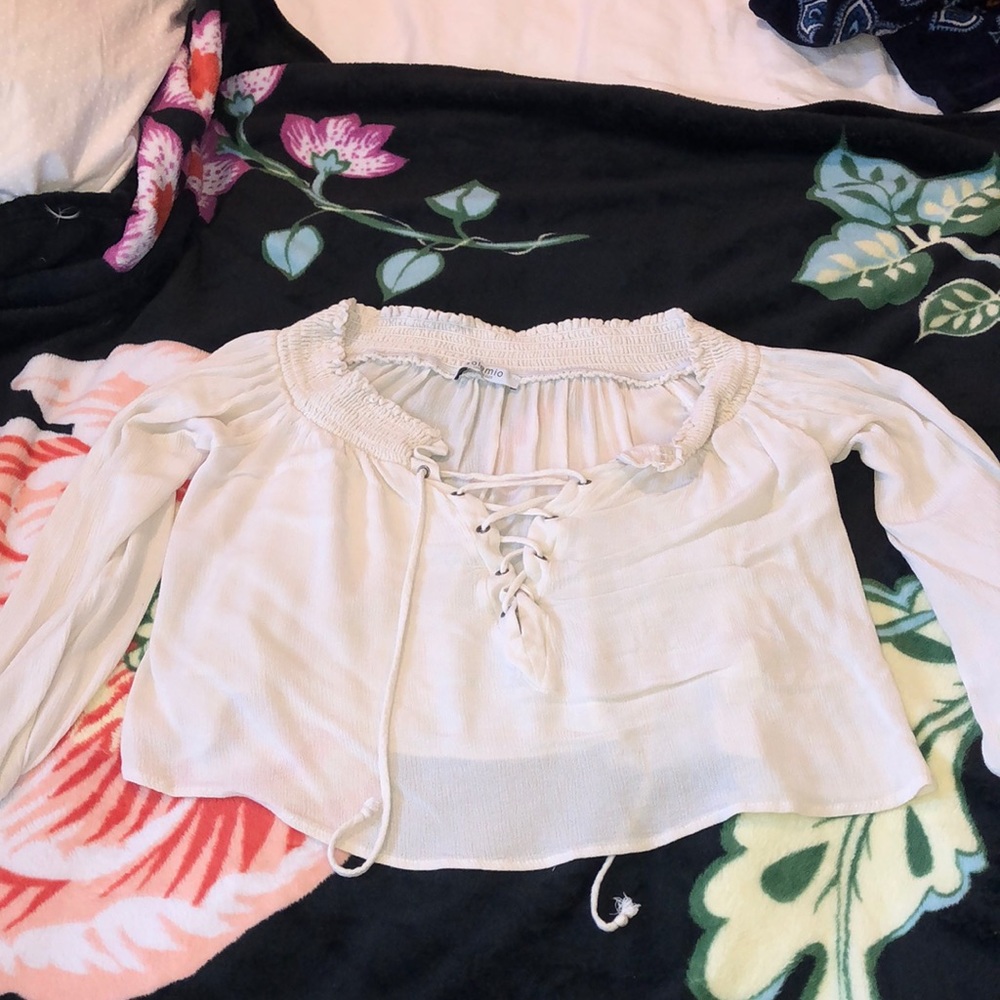 BEIGE CROPPED BLOUSE